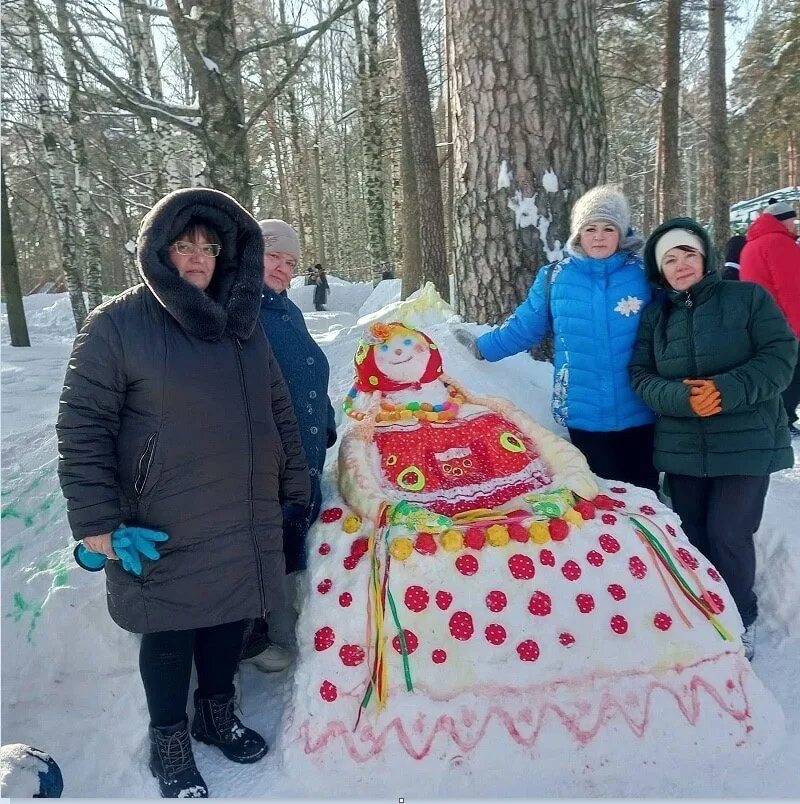 Масленица в кинешме. Фигуры из снега. снежные фигуры на масленицу. масленица из снега. конкурс снежных фигур.