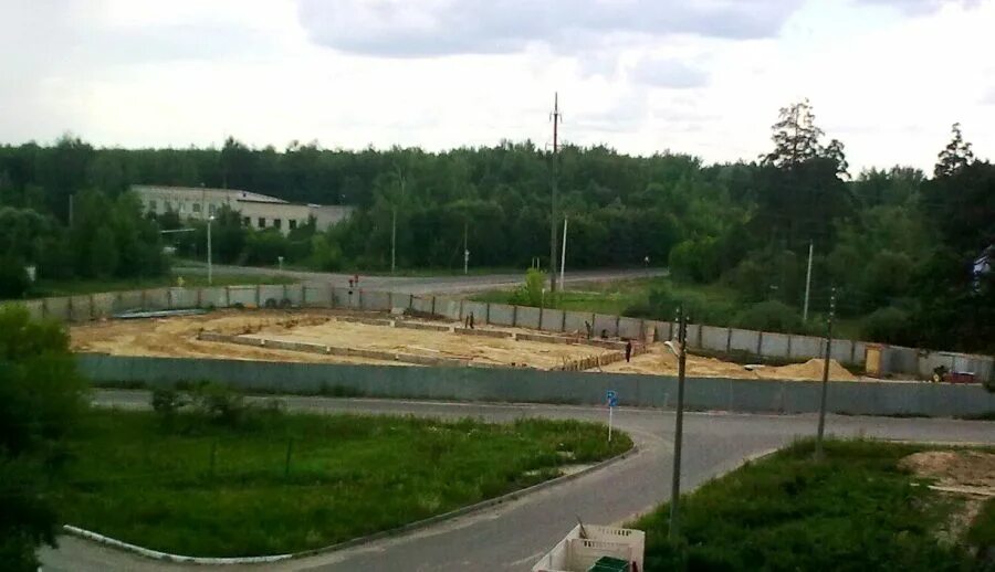 Стройка в гранном. Стройка пятерочка в глебычево. стройка пятерочке в пойме. вновь строящихся пятерочка федоровка ленинский район. строительство пятёрочки сухоноска.