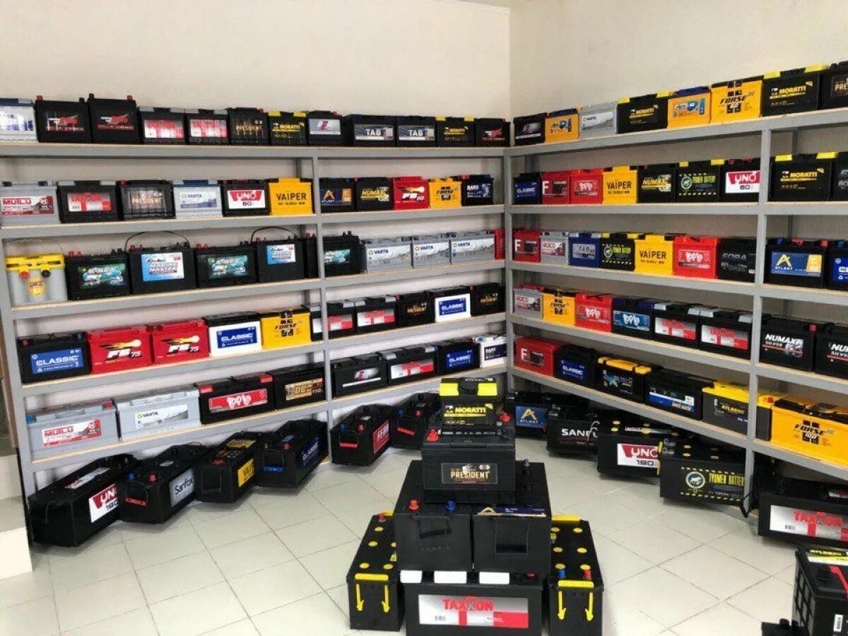 Battery shop. Магазин аккумуляторов. Магазин АК. Витрина для аккумуляторов. Магазин аккумуляторов для авто.