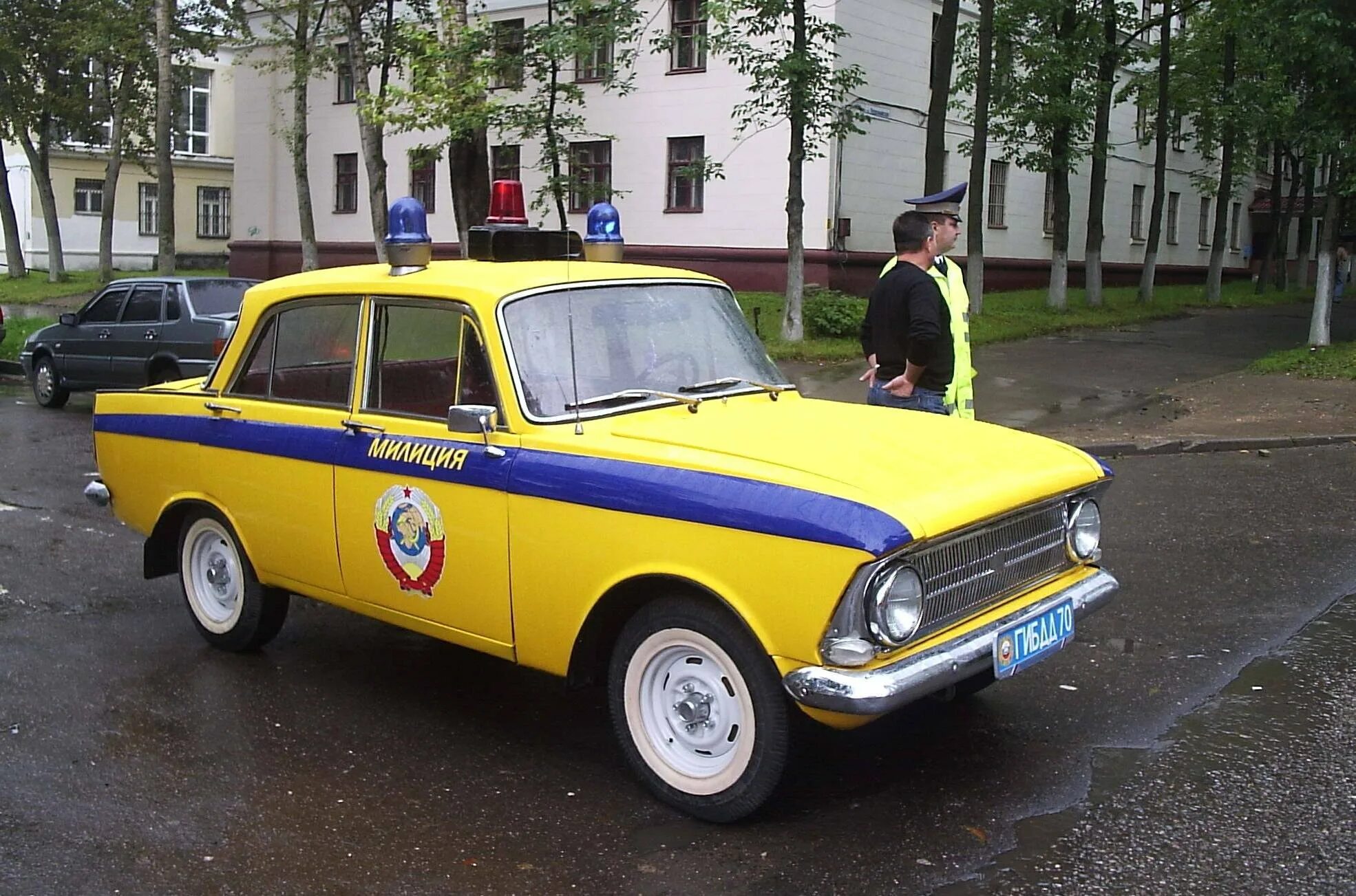 Москвич оруд 407. Газ 24 волга полиция. Москвич 407 гаи. Старый москвич гаи. Москвич 407 гаи.