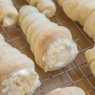 Продукт из теста в виде длинных трубочек