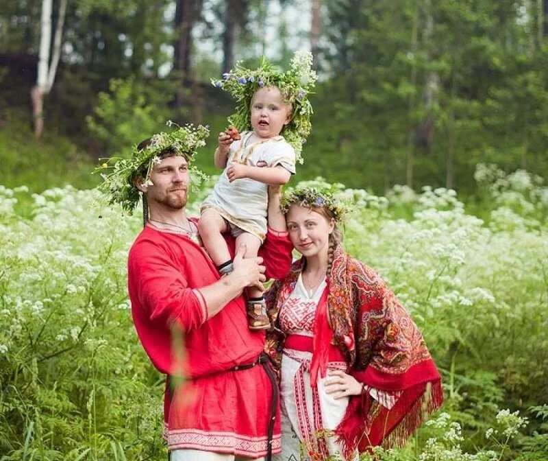 Образ семьи культуры народов. Славянская семья. Славянские дети. Славянский мужчина. Большая Славянская семья.