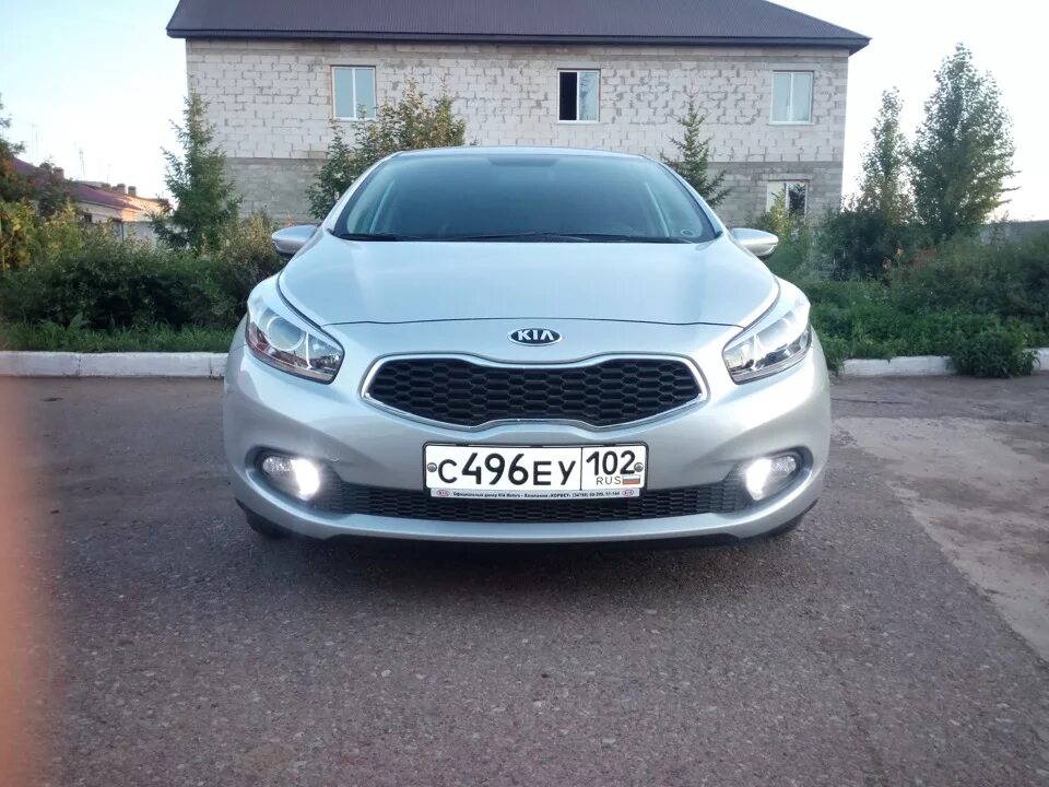 Дхо сид jd. Дневные ходовые Kia Ceed 2. Ходовые огни Киа СИД 2015 года. Kia Ceed 2 JD ДХО цоколь. Ходовые огни на Киа СИД 2013 года.