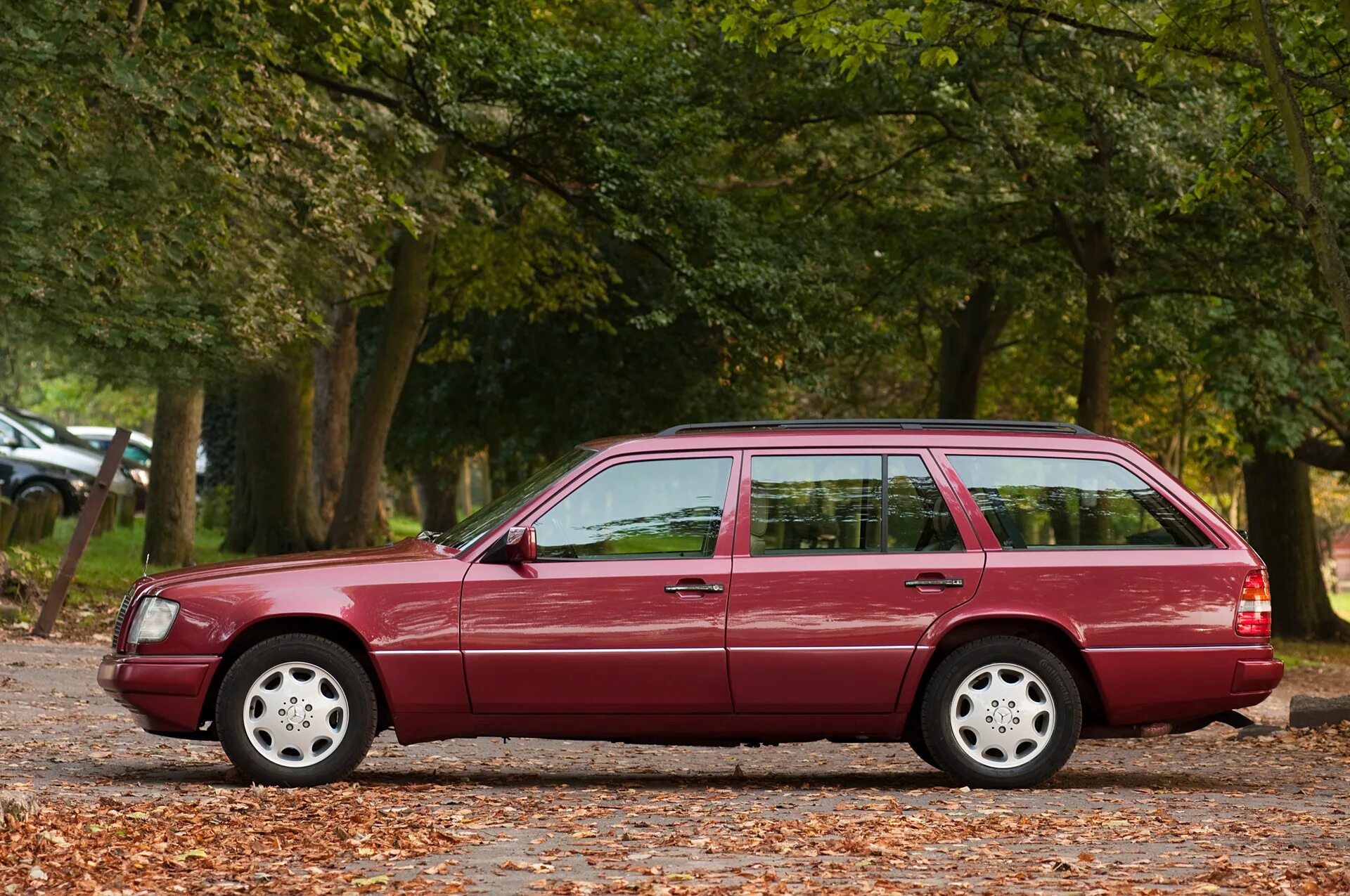 Мерседес Бенц w124 универсал. Мерседес 124 универсал. Mercedes w124 универсал. Мерседес Бенц 124 кузов универсал.