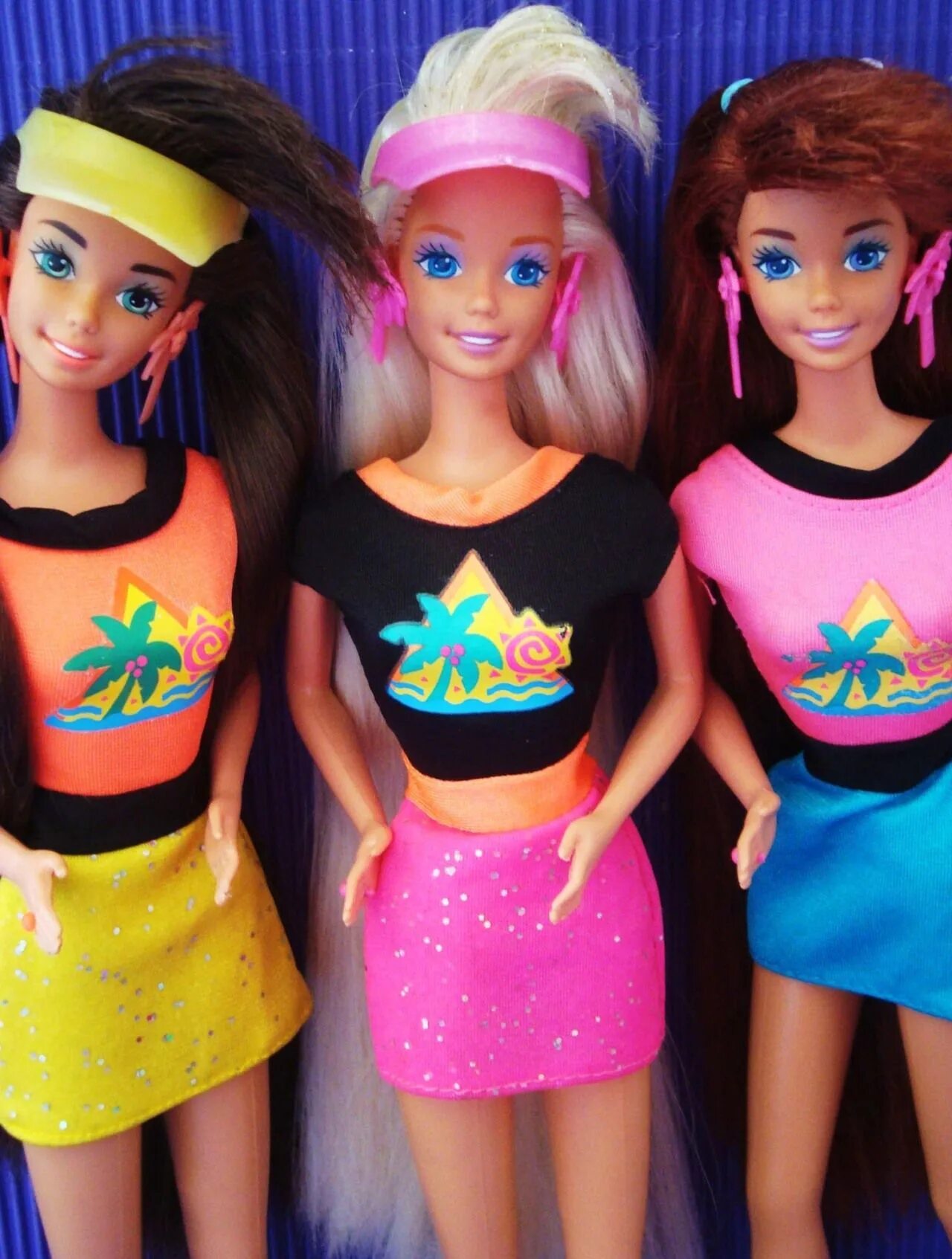 Кукла Барби 90е. Барби Малибу 90е. Барби ’90s Fashion trends. Кукла Барби 90е 00е.