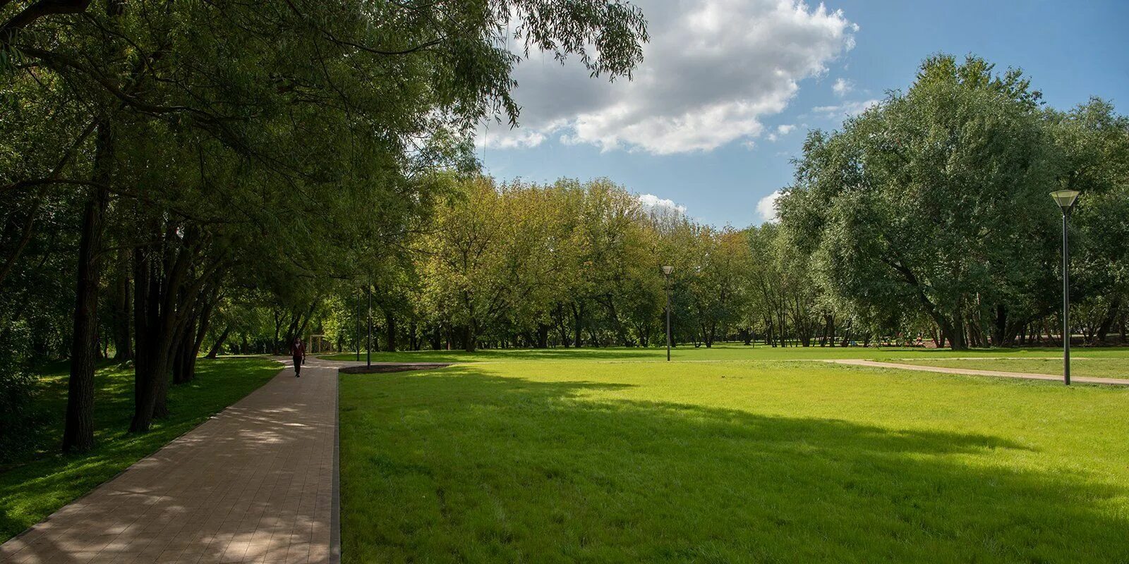 Московский парк Яуза. Сквер Яуза Москва. Парк Северное Медведково. Парк Яуза в Медведково.