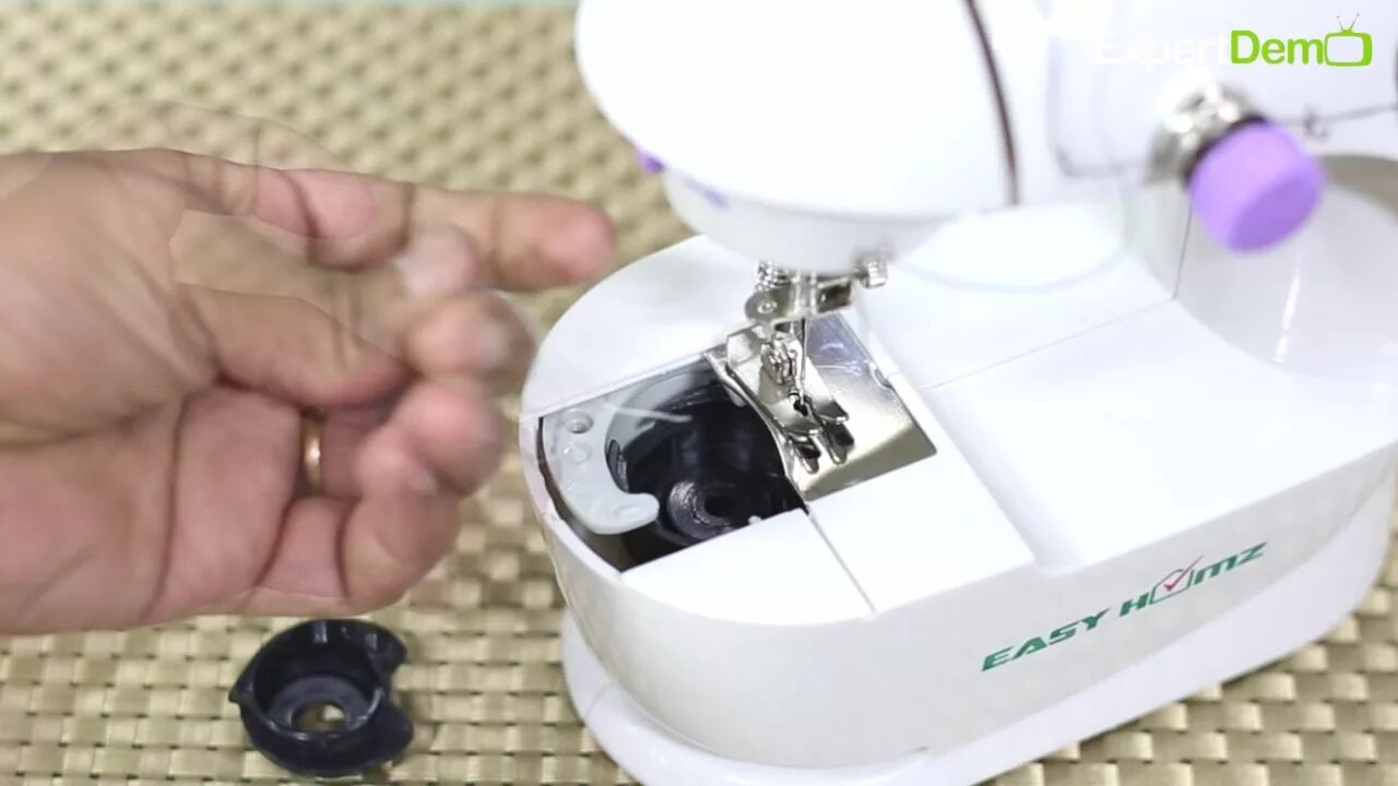 Мини машинка леомакс. Мини швейная машина 4в1 Mini Sewing Machine. Швейная машинка SM-202a. Швейная машинка помощница leomax. Мини швейная машинка IRP-01.