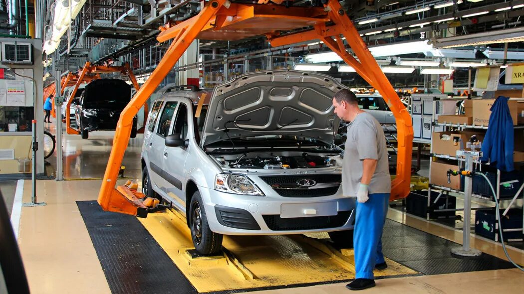 Смени кар. Фон для машины в фотошопе. Запчасти из завода автоваз. Автомобиль на красивом фоне. Машины в ряд.