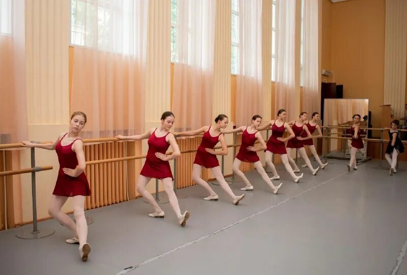 Хореографическое училище самара. Хореографическое училище нуриева в уфе. Хореографическое училище самара официальный сайт. Самара балетное училище. Хореографический колледж самара.