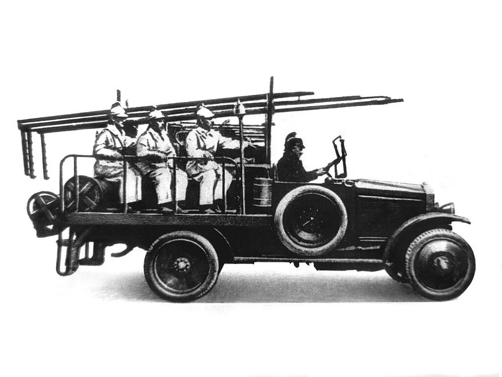 Первая пожарная машина. АМО-Ф-15 пожарный. Автонасос АМО-Ф-15. Первый пожарный автомобиль АМО-Ф-15. АМО-ф15,1926. Г..