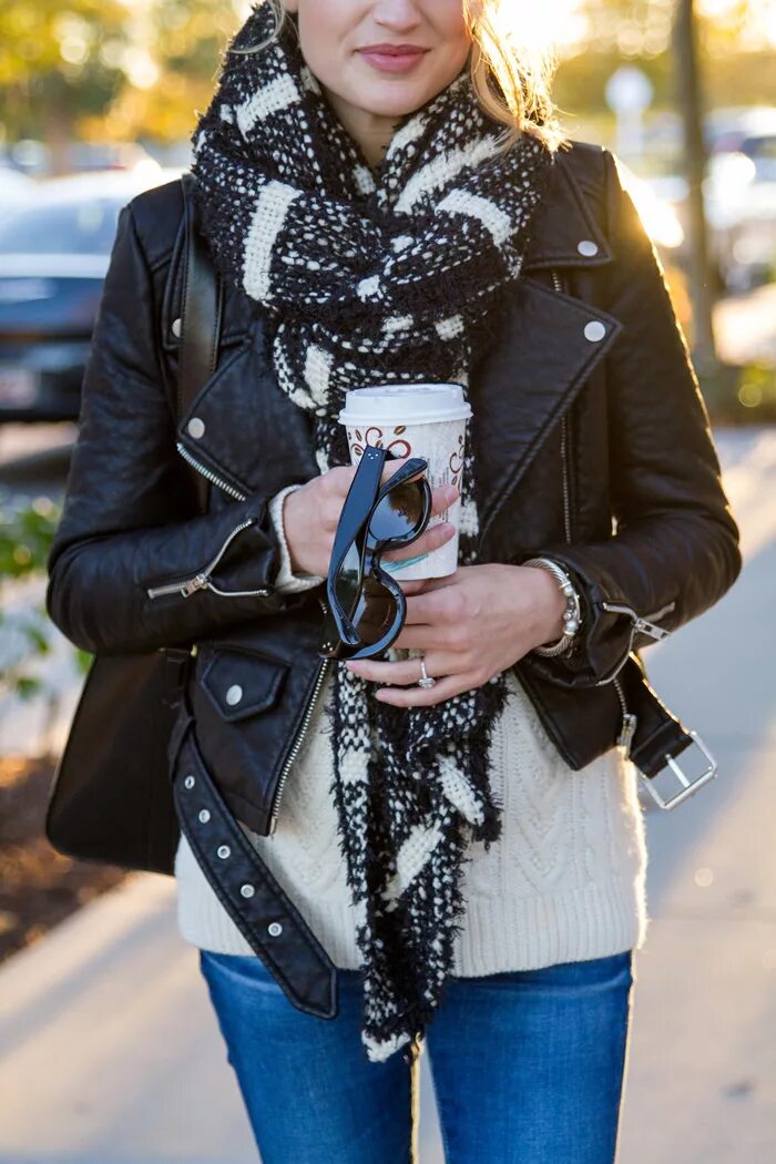 Палантин с дубленкой. Дубленка авиатор и челси. Ботфорты с дубленкой. Шарф с короткой дубленкой. Объемный шарф с курткой.