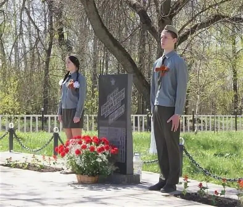 Митинг 9 мая у обелиска села. Никифоров у обелиска. 9 мая в канавинском районе.