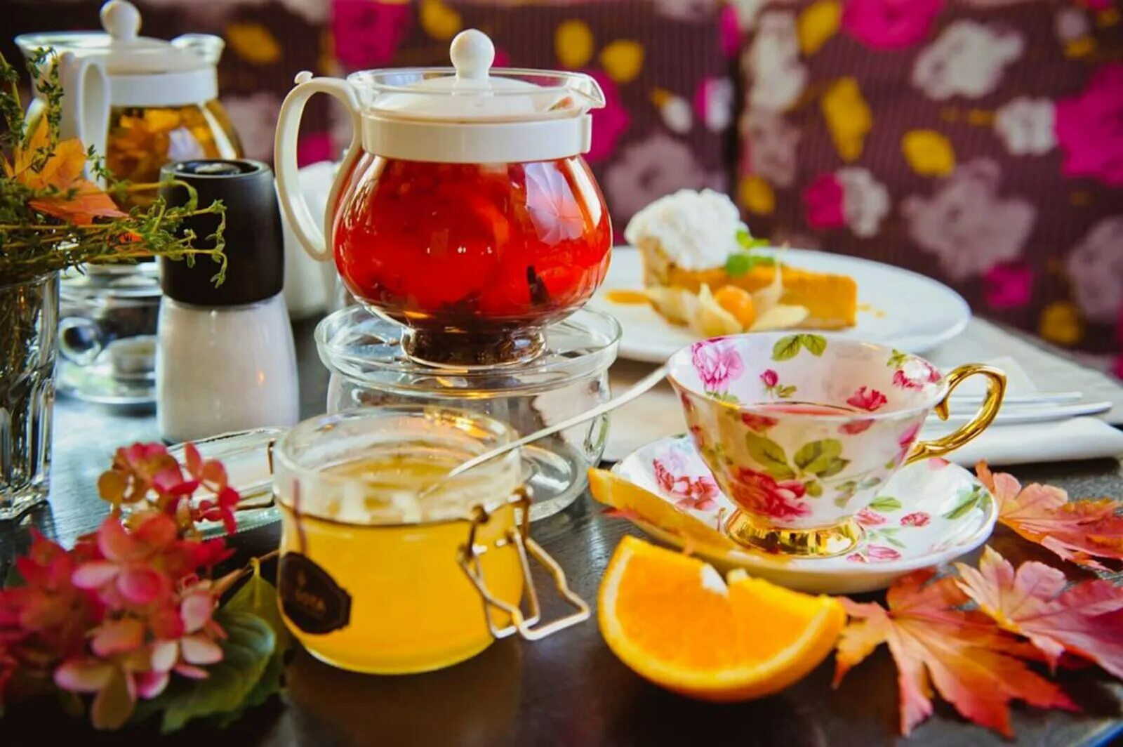 Вкусное чаепитие. Осеннее чаепитие. Вкусный чай. Красивый чай. Цветочный чай.