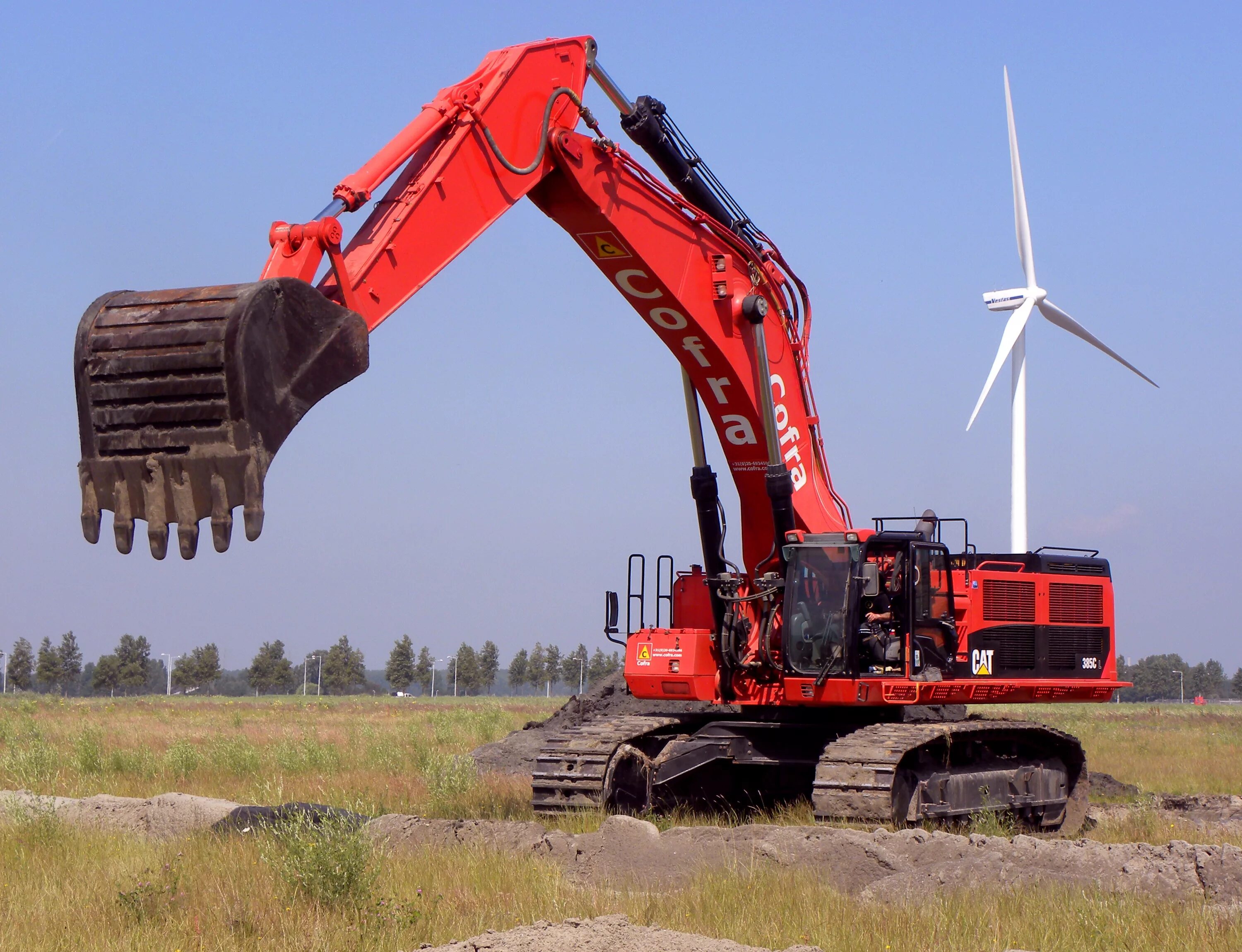 Красный экскаватор. Cat 385c. Экскаватор кат 385. Liebherr 996 экскаватор. Caterpillar 385c UHD.