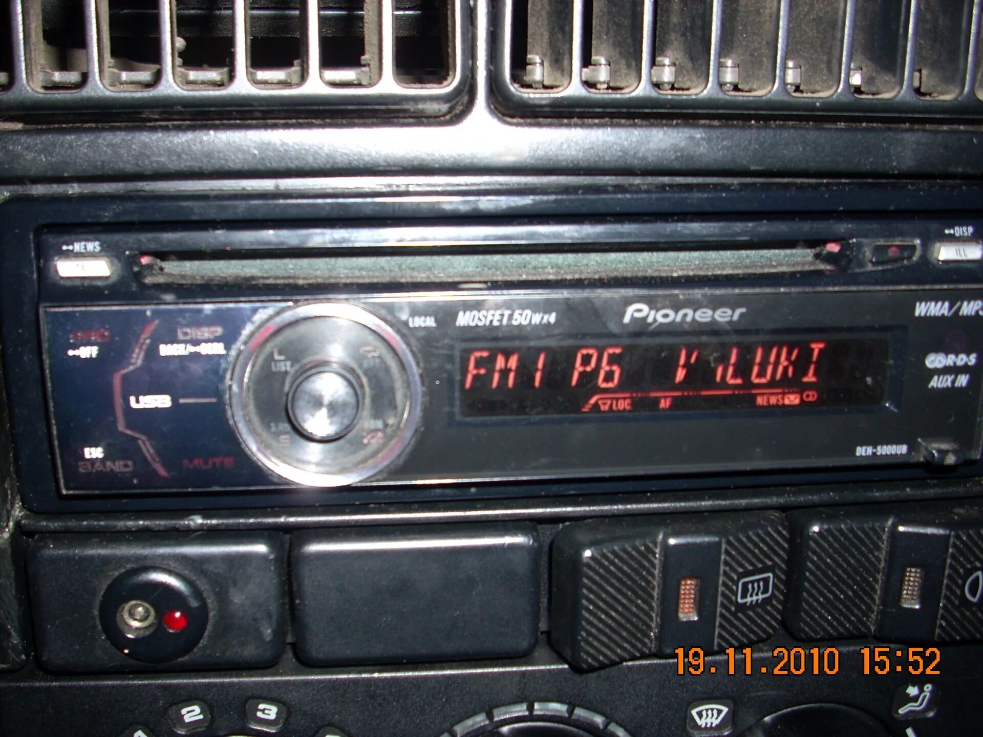 Pioneer deh 5000. Магнитола пионер ден 5000. 5000 ден. Pioneer deh 500. Магнитола пионер с юсб сзади.