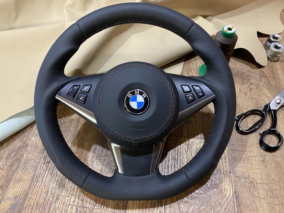 Руль бмв е. Руль bmw e60. руль бмв м5 е60. м руль бмв е60. перешив руля bmw e60.