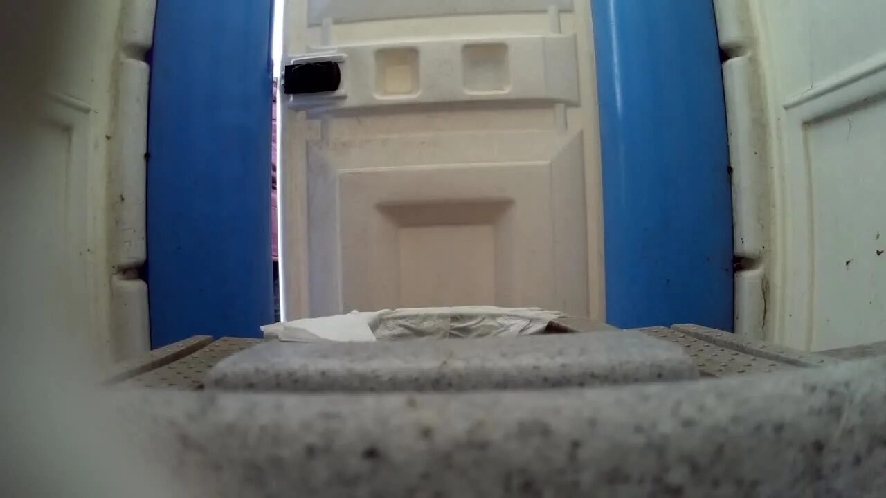 Камера в унитазе туалета. Hidden cam in toilet