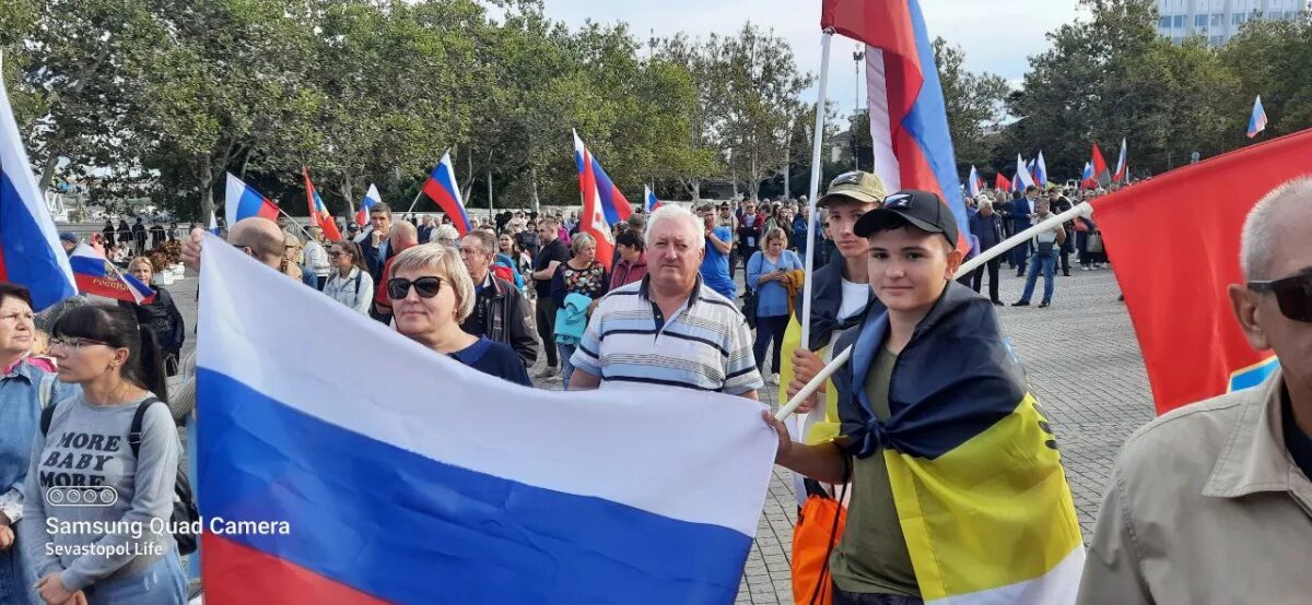 Референдум в севастополе 2014. Референдум Крым Севастополь 2014. Митинг в Севастополе 2014. Севастополь референдум. Митинги в поддержку Украины.