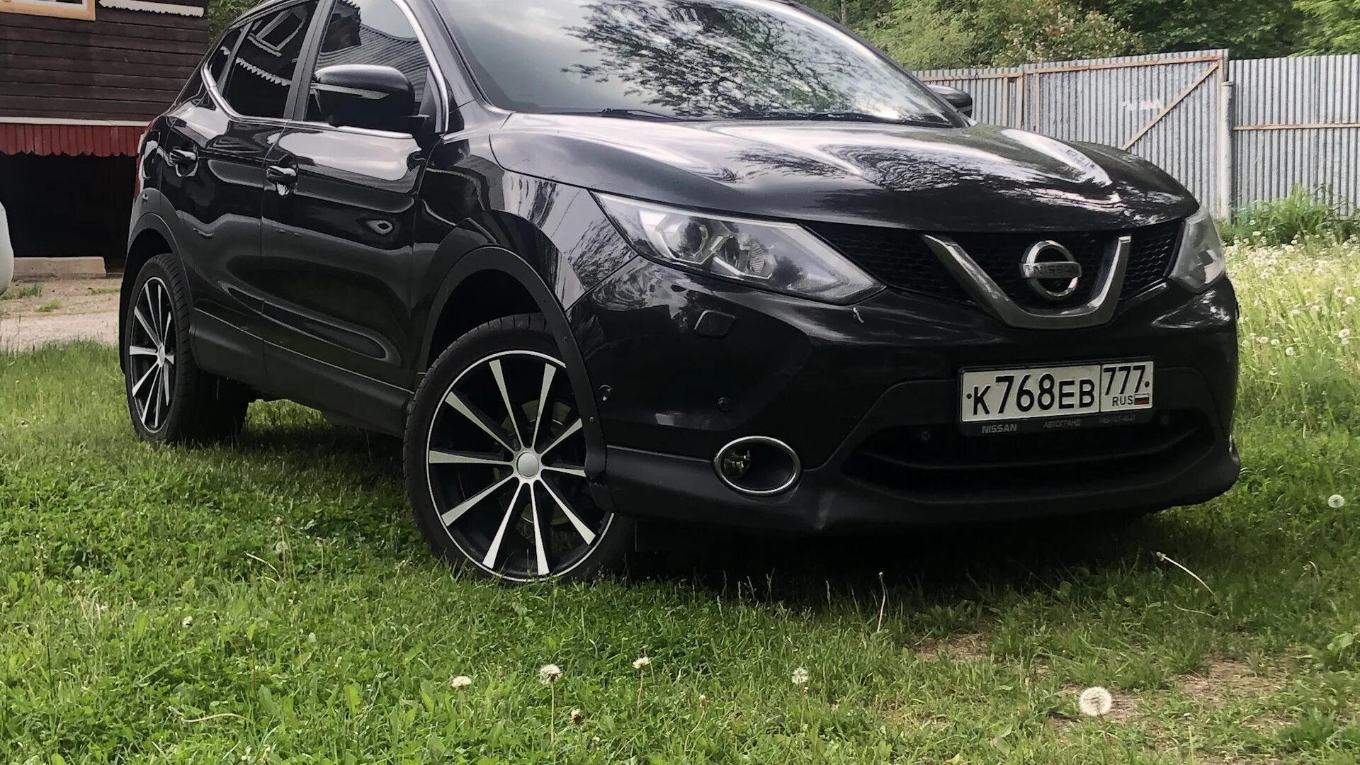 J11 тюнинг. Nissan Qashqai j11 2014. Nissan Qashqai j11 черный. Nissan Кашкай 2014 диски. Стайлинг Nissan Qashqai j11.