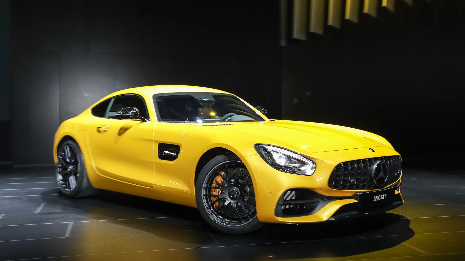 Купить amg gt. Мерседес Бенц АМГ ГТ. Mercedes Benz AMG gt 2017. Mercedes AMG gt Coupe. Мерседес АМГ gt купе.