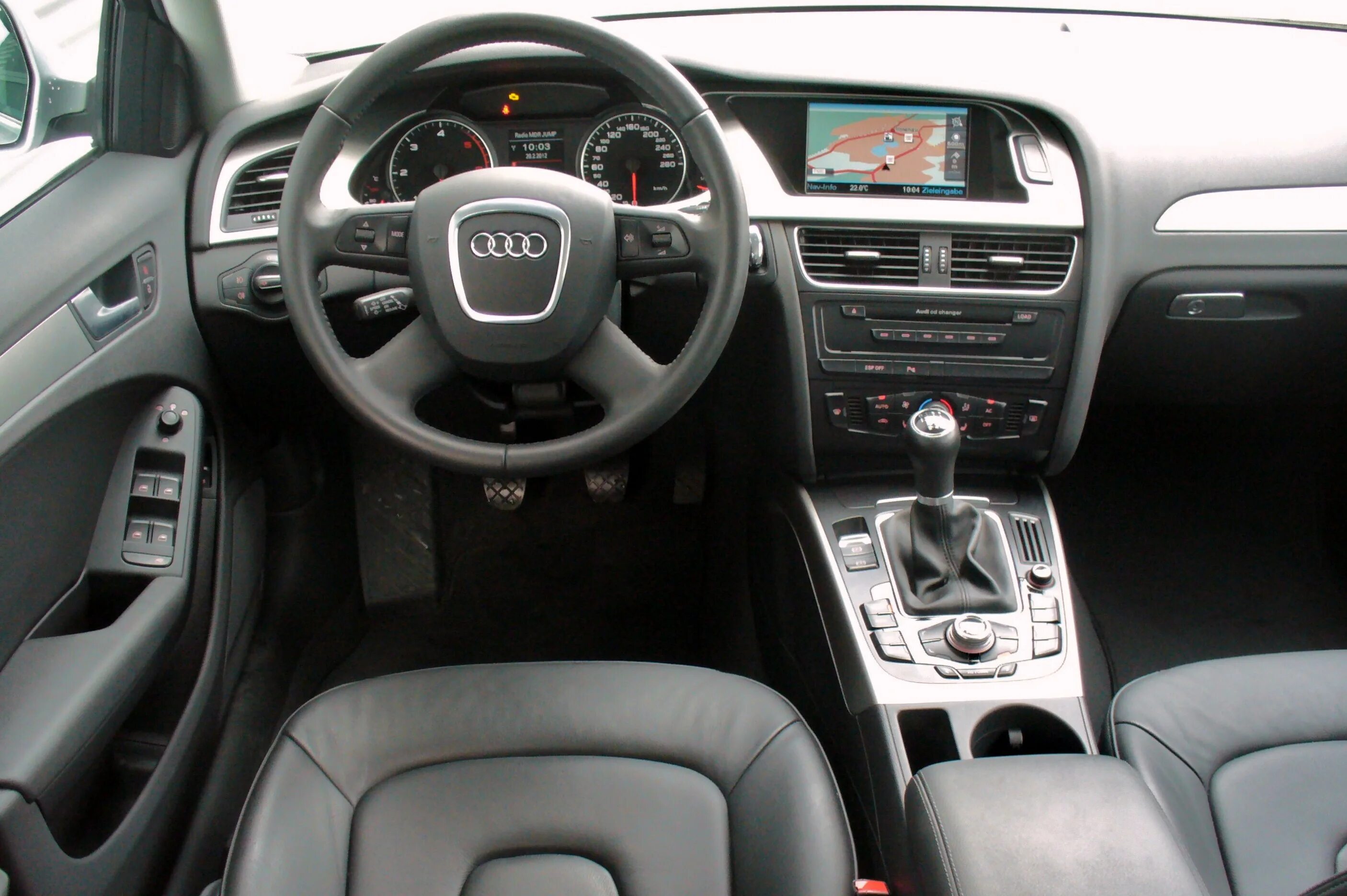Audi a4 b8 салон - BestChehol.ru