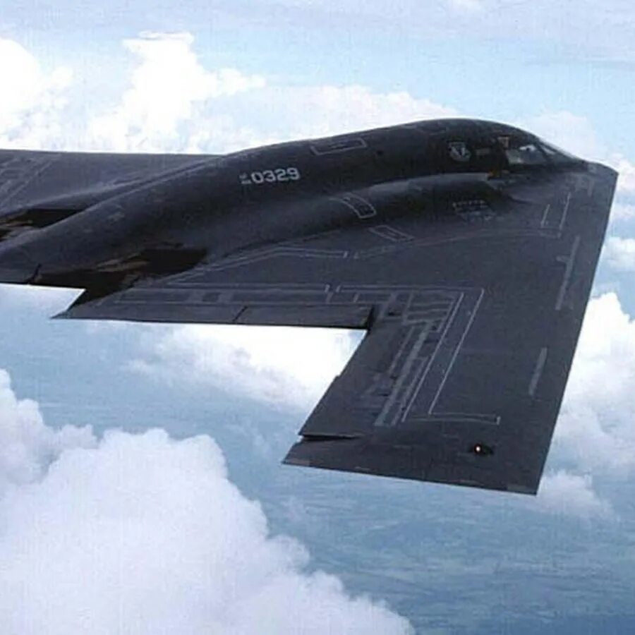 Стелс-бомбардировщик b-2. Стелс b2 самолет невидимка. B-2 Spirit технология стелс. Американский стелс самолет.