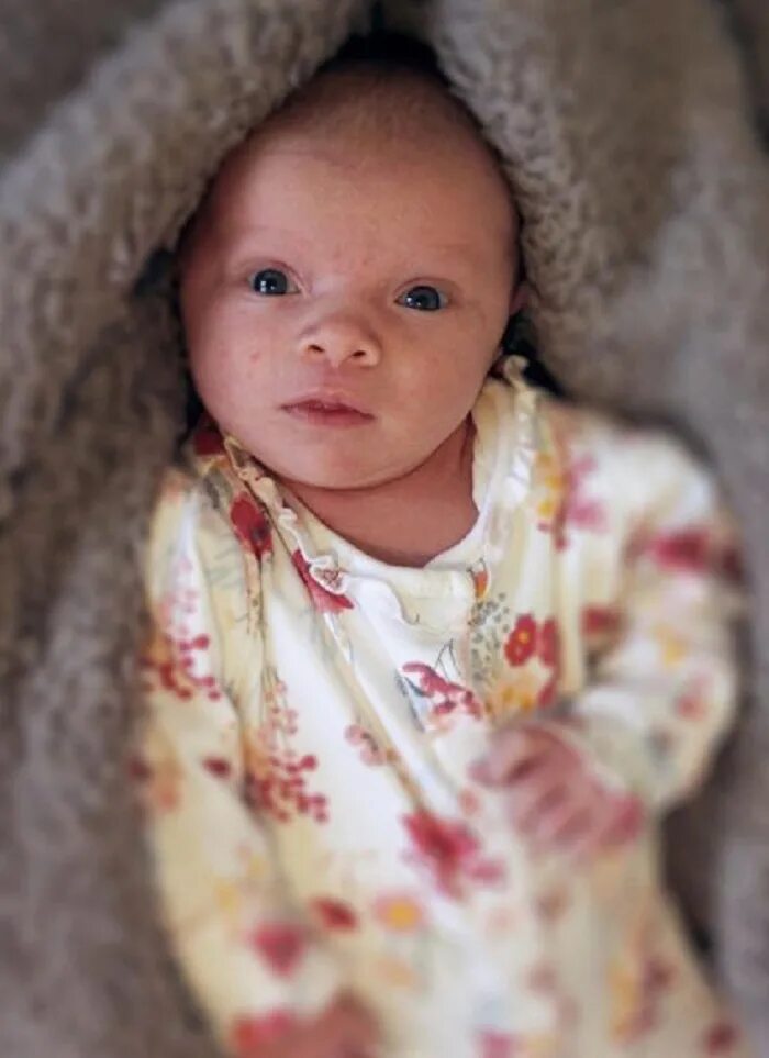 Пауло габриэль да силва баррос и катюсия ли хошино сейчас. Барыш ардуч и эльчин сангу. Маленькая семья. Маленький человек и его дочь. Маленький человек с огромными ступнями.