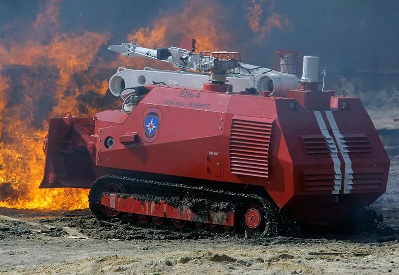 Пожарная машина с пушкой. Робот пожарник. Мчс робот-пожарный luf-120. Луф 60. Роботы для тушения пожаров.