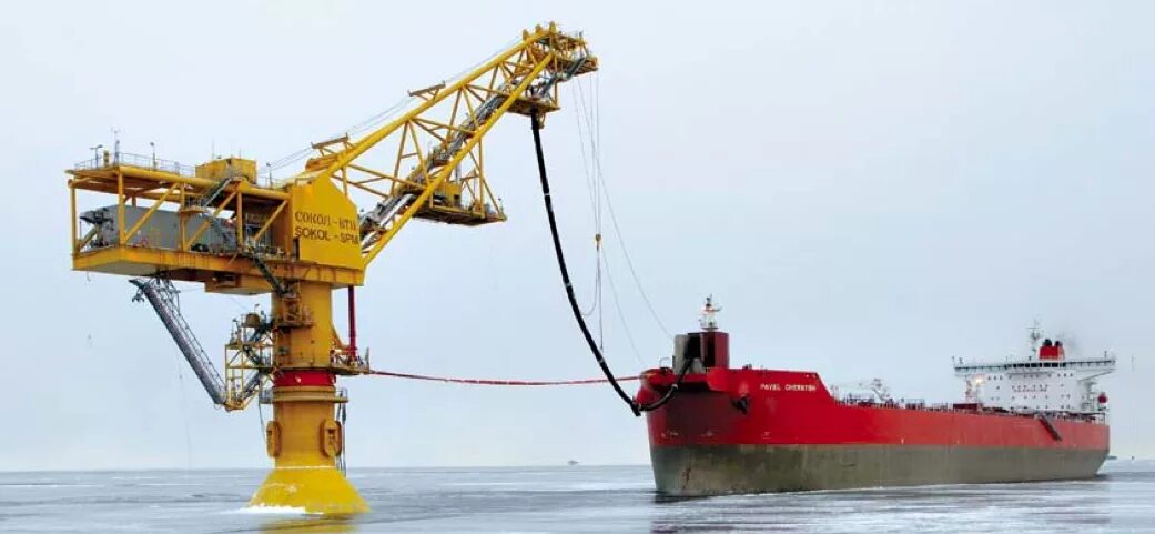 порт де-кастри хабаровский край. нефтеналивной терминал де кастри. де терминал. терминал для подачи грузов на суда. бухта де кастри сахалин.