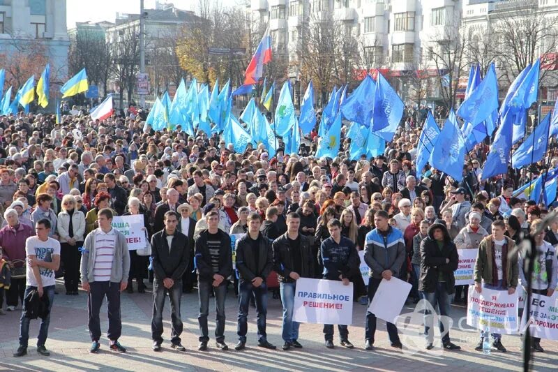 Митинг 26 февраля 2014 Симферополь. Митинг в Симферополе 2014. Митинг Симферополь 2023. Митинги в Крыму 2014. Митинг в симферополе