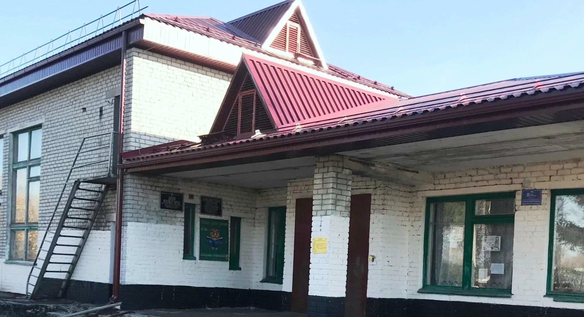 Посёлок возы курская область. П возы. Телега для сена. Станция возы курская область. Станция возы курская область.