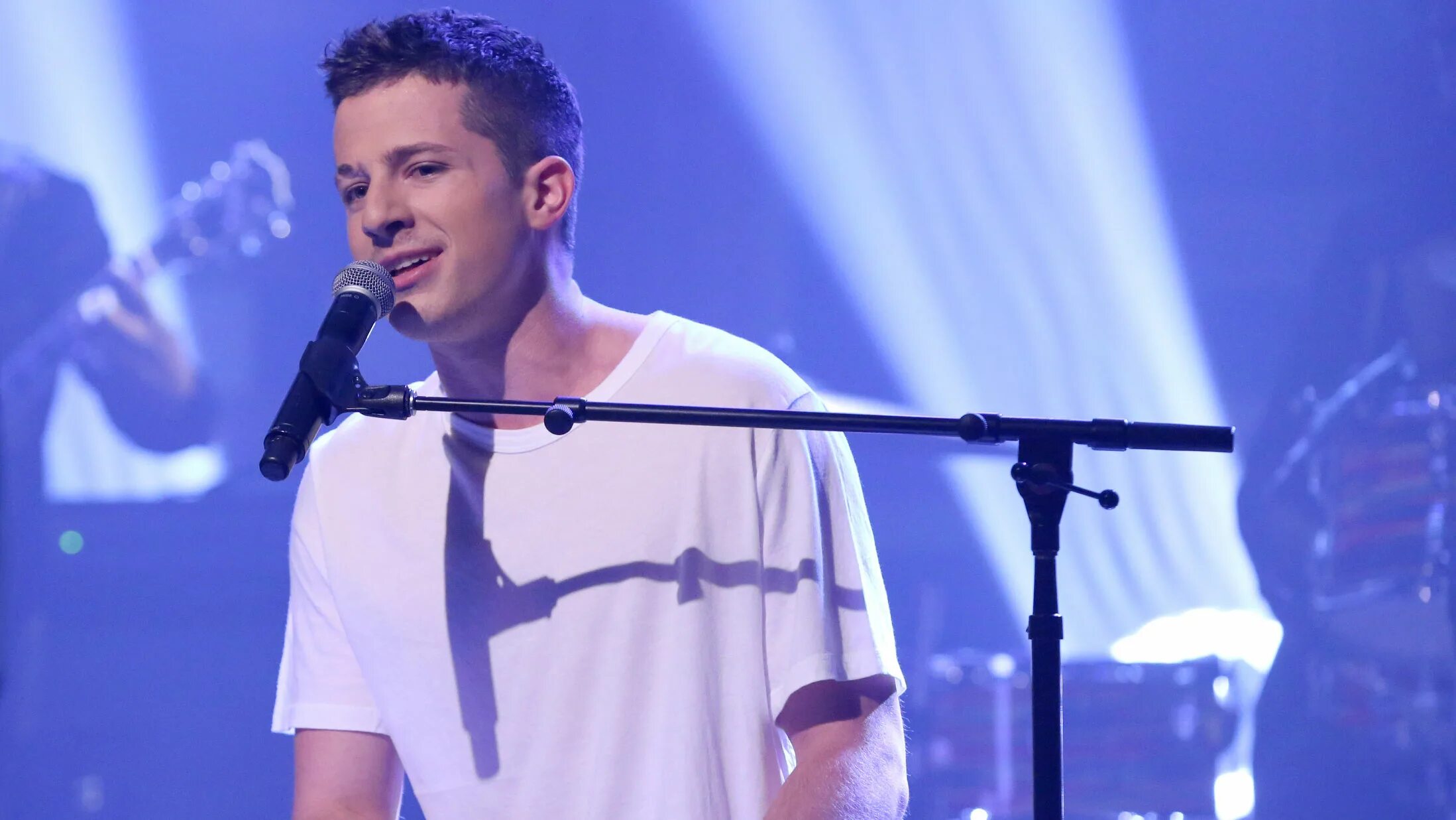 Charlie puth attention. Чарли пут аттентион. чарли пут внимание. чарли пут лайв. attention (live session 20&#039;).