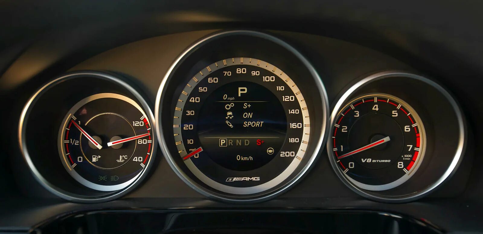 Спидометр мерседес amg 300. Amg 63 максимальная скорость. Mercedes benz e63 amg спидометр. Сколько разгоняется мерседес. Amg 63 максимальная скорость.