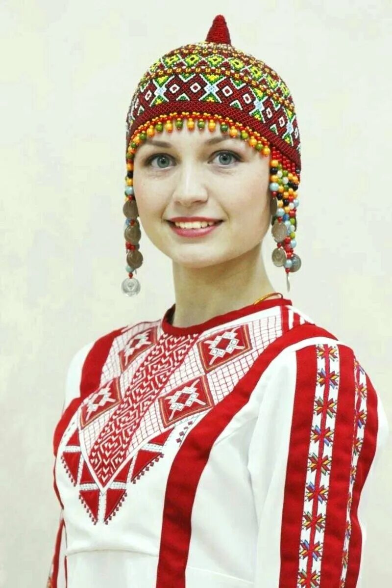 Чаваш наци радио слушать. Чувашский национальный костюм хушпу. тухья чувашский головной убор. хушпу национальный головной убор чувашии. национальный костюм чувашии тухья.