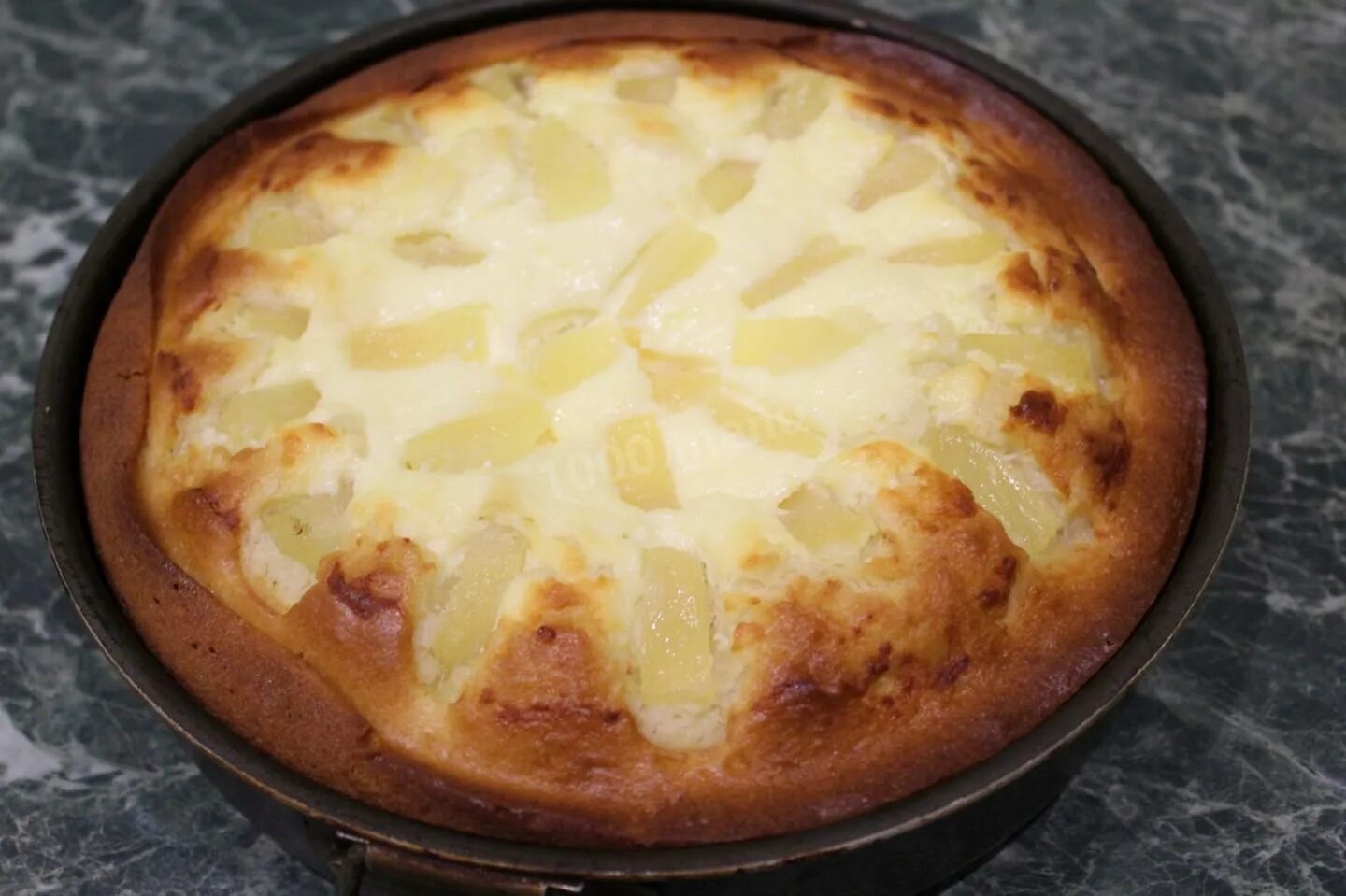 Монастырская кухня пирог с ананасом. Творожный пирог с ананасом. пирог с ананасами и творогом. пирог с творогом и ананасом в духовке. пирог с ананасовой начинкой.