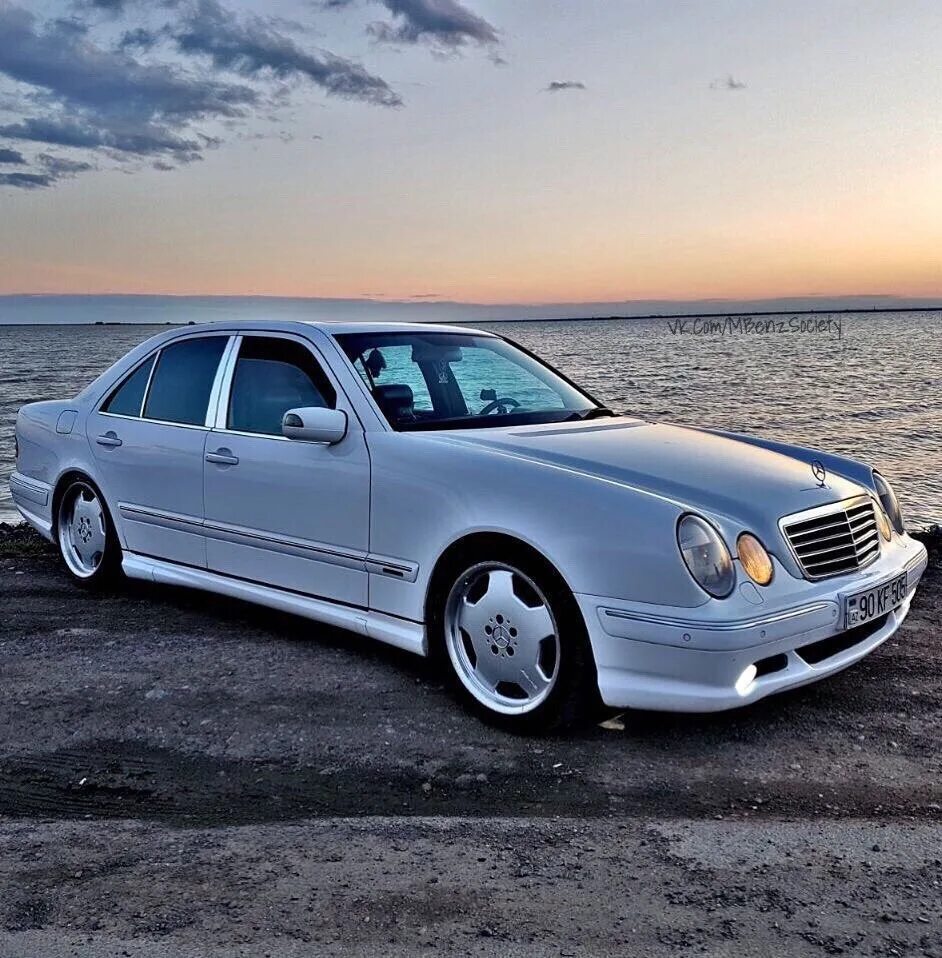 W210 2. Мерседес бенц w210. мерседес w210 5.5. очкарик мерседес 210. mercedes benz e class w210.