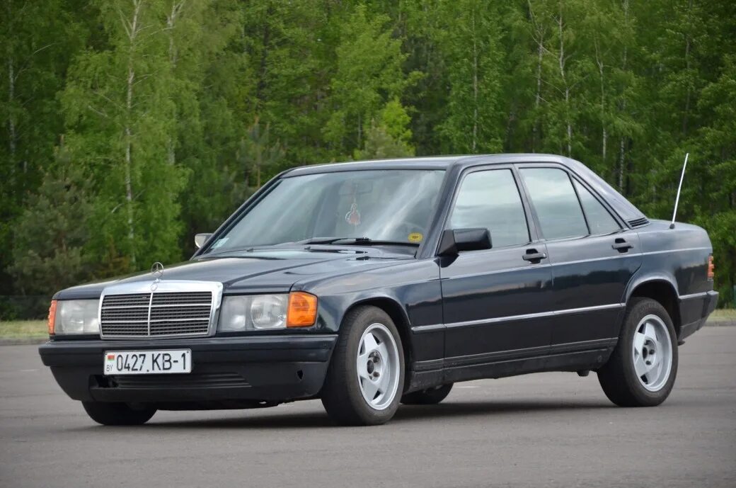 Мерседес w201 купить. Mercedes-Benz w201. Mercedes Benz w190. Mercedes w201. Mercedes Benz 190.