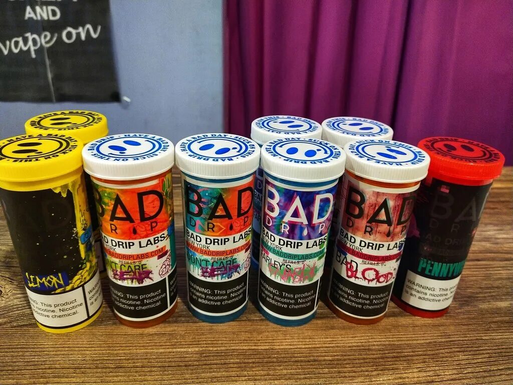 бункер вейпшоп. бункер логотип. бумкер саратов вейп шоп. вейп бункер. вейп шоп бункер.