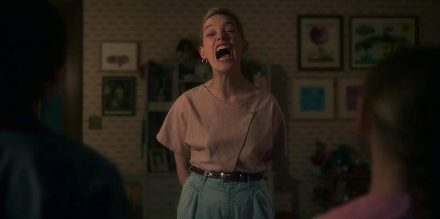 призраки поместья блай кадры. кейт сигел призраки усадьбы блай. призраки усадьбы блай привидение. призраки поместья блай кадры. призраки поместья симмонс пирс.