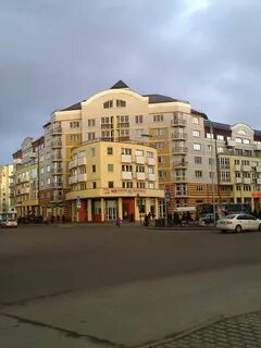 Космонавтов 40