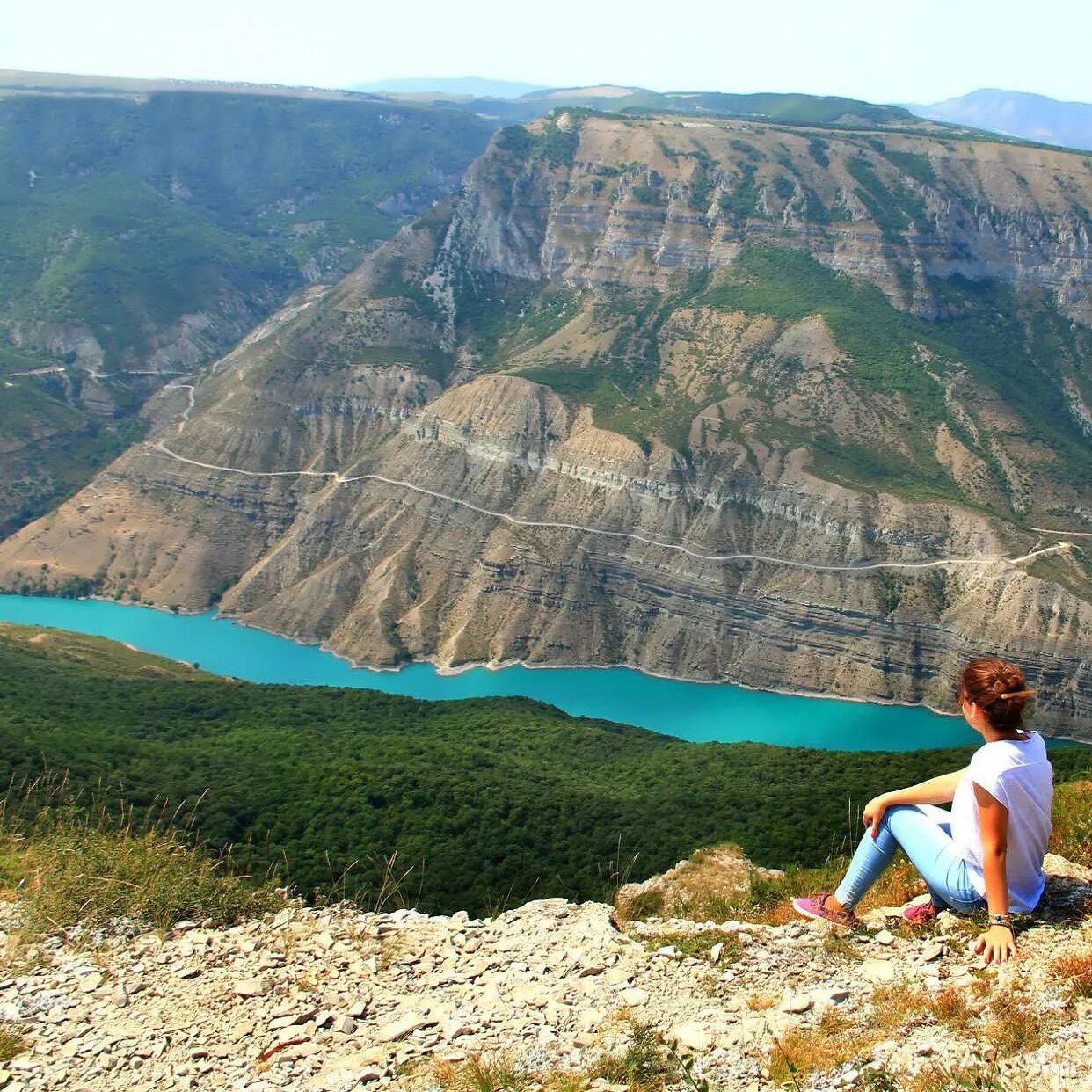 Туристы в дагестане. Башни гоор дагестан. От дербента до грозного. Нарын-кала дербент. Крепость нарын-кала в дербенте.