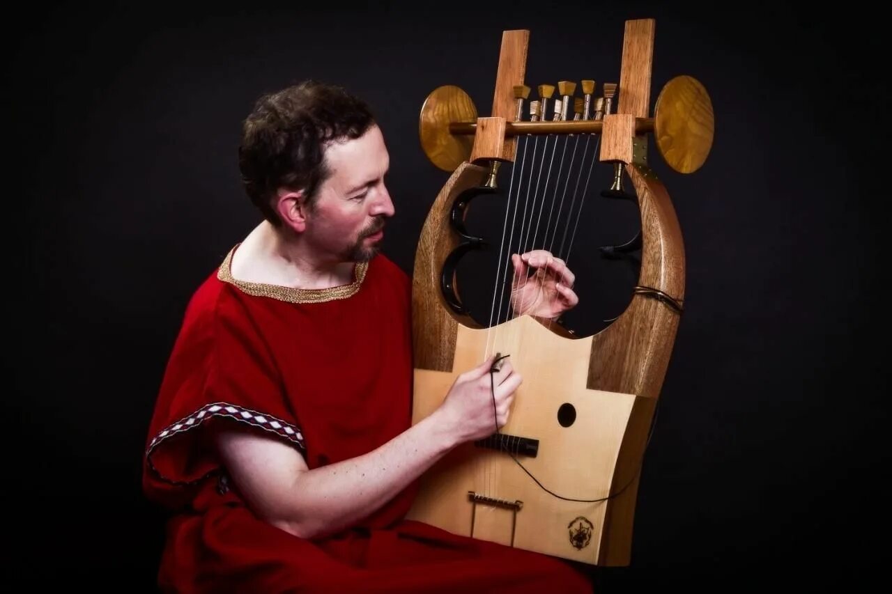 Музыка древнего рима. Кифара это древнегреческий музыкальный инструмент. Кифара в древнем Риме.