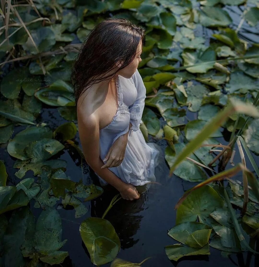 Фотосессия в кувшинках. Фотосессия в болоте. Девушка болото. Топи девочка. Восхитительные портреты фотохудожницы ирины джуль.
