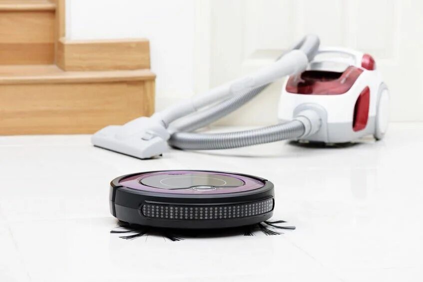 Clean robot пылесос. Робот пылесос сток. робот пылесос good robot a magic vacuum cleaner. robotic vacuum cleaner старая модель. человек и робот пылесос сток.