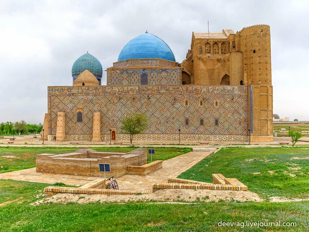 Туркестан казахстан. Туркестан город 2021. Түркістан тарихи. Кожа ахмета яссауи. Туркестан город в казахстане.