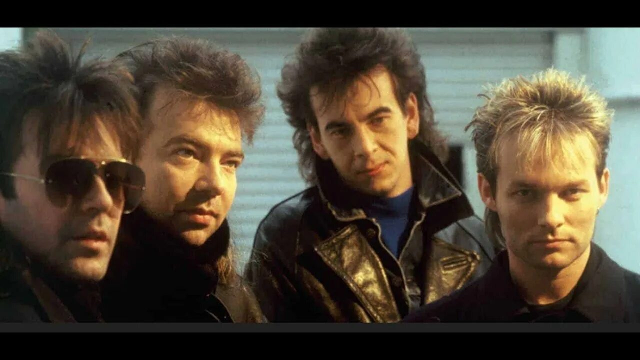 Died in your arms cutting. Гуттинг крев. cutting crew вокалист. кевин макмайкл cutting crew. cutting crew солист группы.