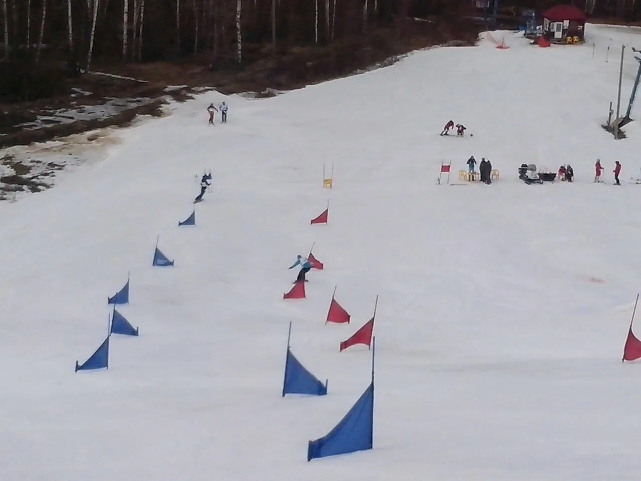 пухтолова гора горнолыжный курорт. пухтолова гора, зеленогорск. зеленогорск горнолыжный комплекс. лыжная база пухтолова гора. зеленогорск горнолыжный комплекс.