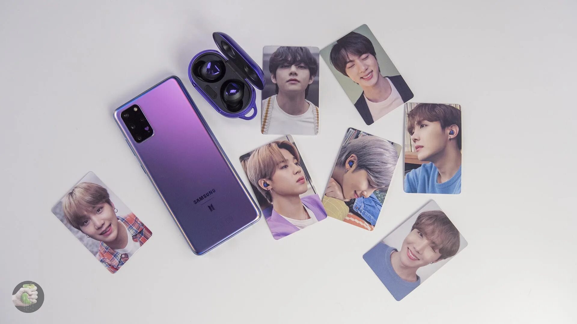 Samsung s21 BTS Edition. Самсунг галакси с 20 БТС. Samsung Galaxy s20+ BTS. Самсунг БТС 2021.