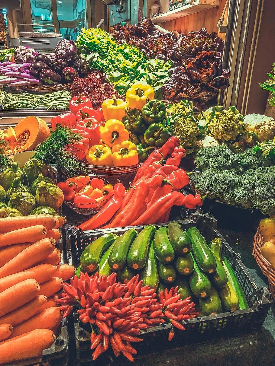 Овощи на рынке. Овощной рынок. Ярмарка овощей. Рынок овощей и фруктов. Vegetables market