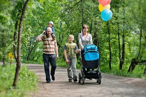 Прогулка первых